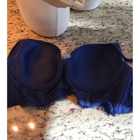 Victoria's Secret deep blue “body by Victoria “ size 34D - Picture 5 of 5